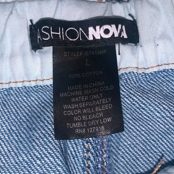 Klarissa Paperbag Waist Jeans - Medium Blue Wash
Size: L - Picture 5 of 6